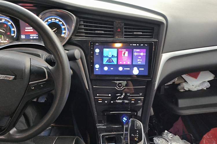 Used Venucia D60EV 2022 Standard Range Smart Drive Version Audio And AC Panel