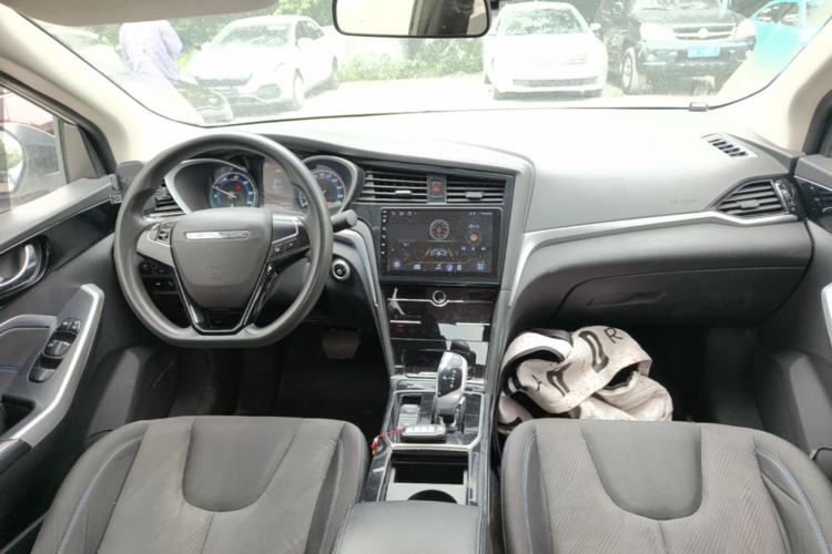 Used Venucia D60EV 2022 Standard Range Comfort Edition Center Console