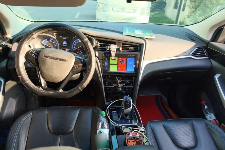 Used Venucia D60EV 2022 Standard Range Smart Drive Version Center Console