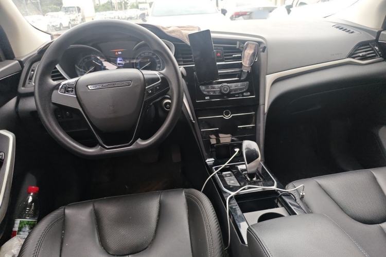 Used Venucia D60EV 2022 Standard Range Smart Drive Version Center Console
