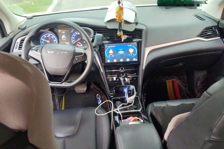 Used Venucia D60EV 2022 Standard Range Smart Drive Version Center Console