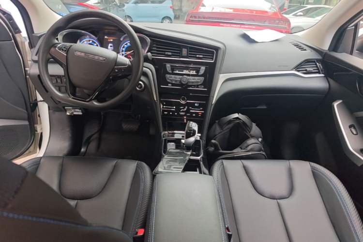Used Venucia D60EV 2022 Battery-Swap Version Center Console