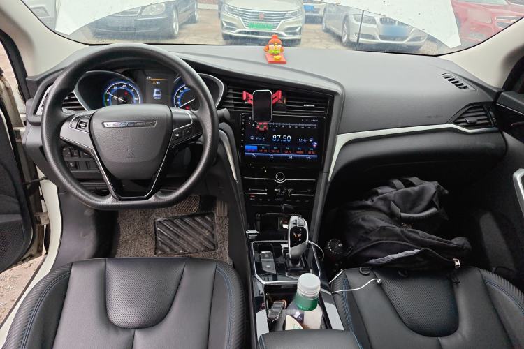 Used Venucia D60EV 2022 Standard Range Smart Drive Version Center Console