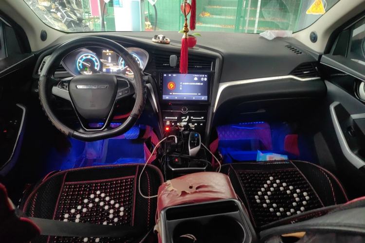 Used Venucia D60EV 2022 Standard Range Smart Drive Version Center Console