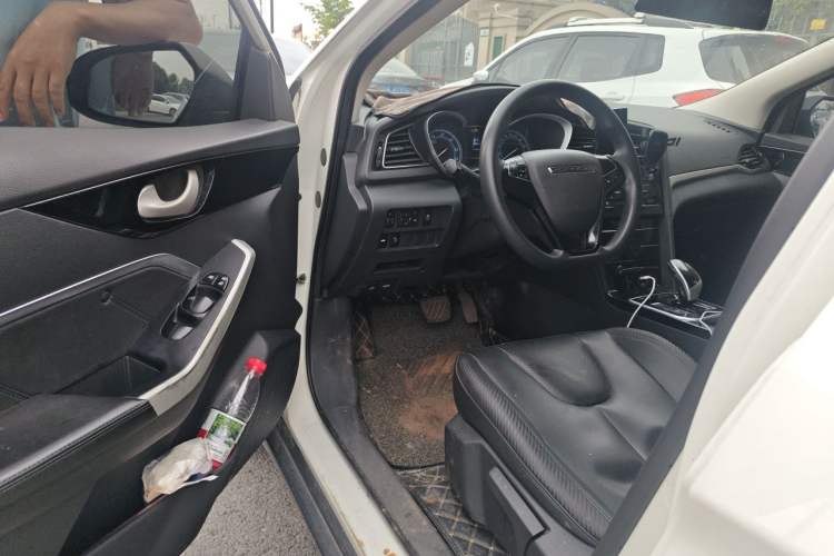 Used Venucia D60EV 2022 Standard Range Smart Drive Version Driver Seat