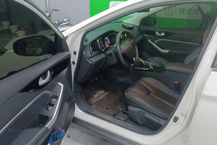 Used Venucia D60EV 2022 Standard Range Smart Drive Version Driver Seat