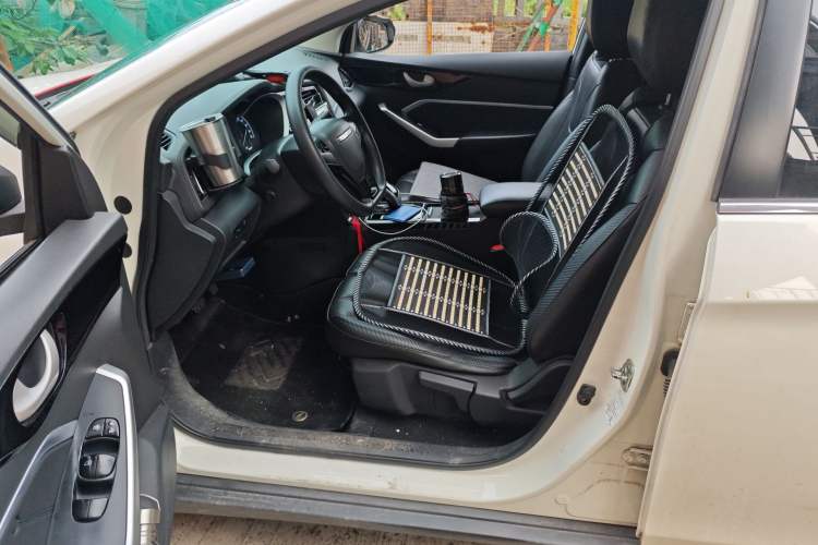 Used Venucia D60EV 2022 Standard Range Smart Drive Version Driver Seat