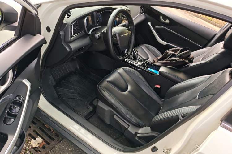 Used Venucia D60EV 2022 Standard Range Smart Drive Version Driver Seat