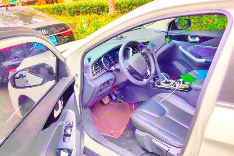 Used Venucia D60EV 2022 Standard Range Smart Drive Version Driver Seat