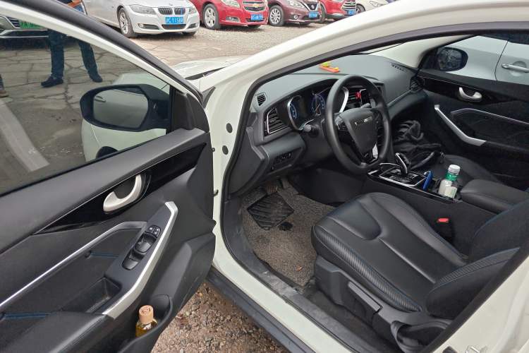 Used Venucia D60EV 2022 Standard Range Smart Drive Version Driver Seat