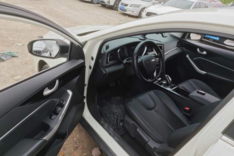Used Venucia D60EV 2022 Standard Range Smart Drive Version Driver Seat