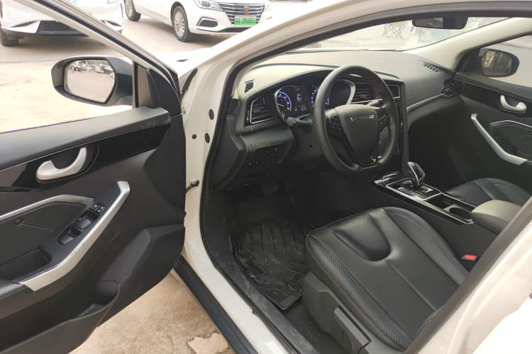 Used Venucia D60EV 2022 Standard Range Smart Drive Version Driver Seat