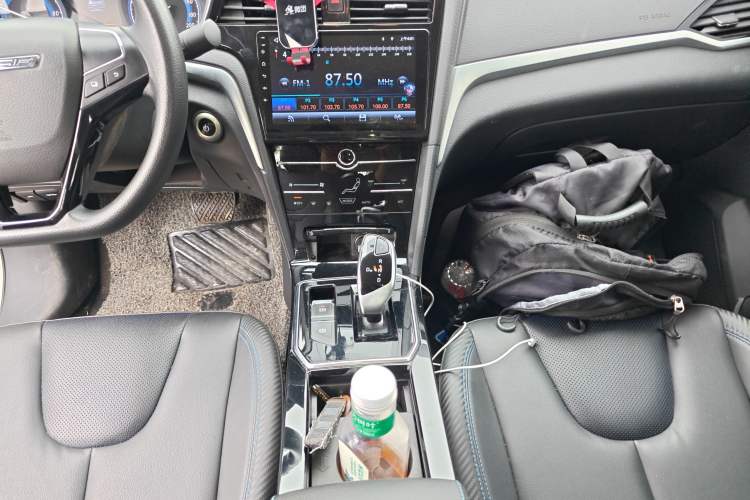 Used Venucia D60EV 2022 Standard Range Smart Drive Version Gear Lever