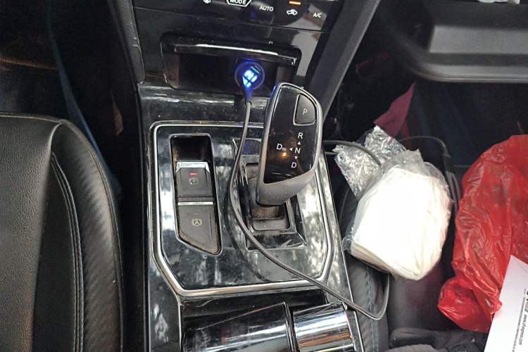 Used Venucia D60EV 2022 Standard Range Smart Drive Version Gear Lever