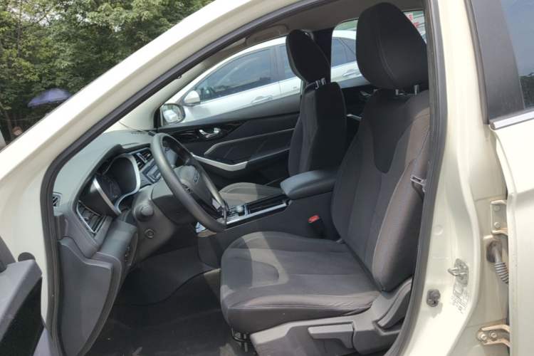 Used Venucia D60EV 2022 Standard Range Comfort Edition Left Front Seat