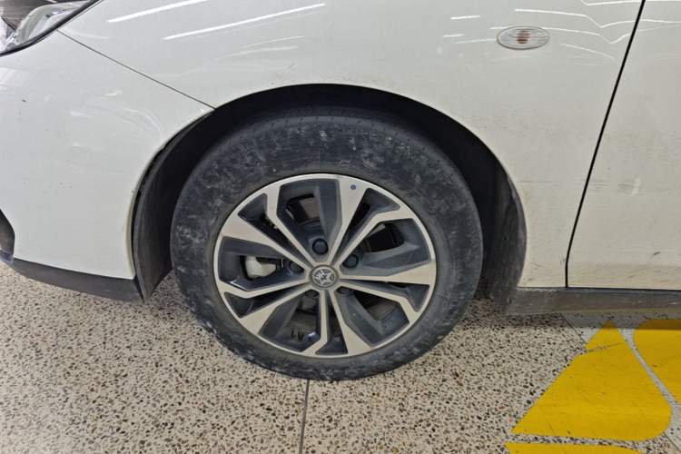 Used Venucia D60EV 2022 Standard Range T3 Left Front Wheel Hub
