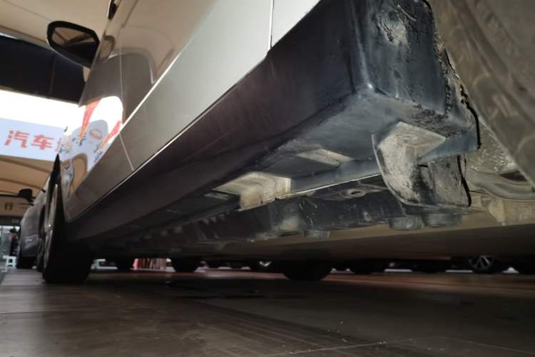 Used Venucia D60EV 2022 Standard Range Smart Drive Version Left Side Sill