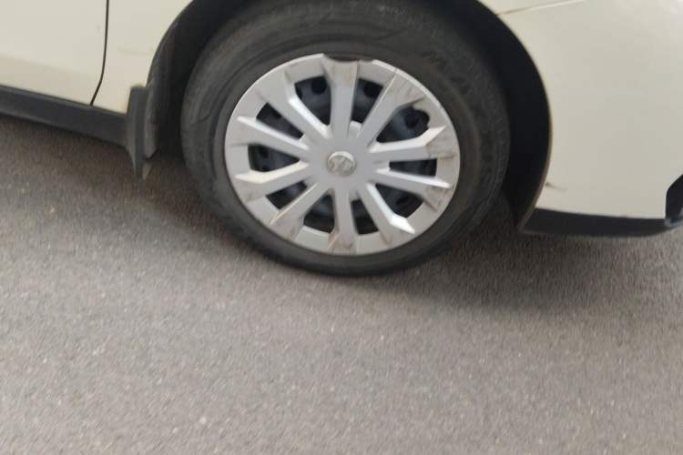 Used Venucia D60EV 2022 Standard Range Smart Drive Version Right Front Wheel Hub