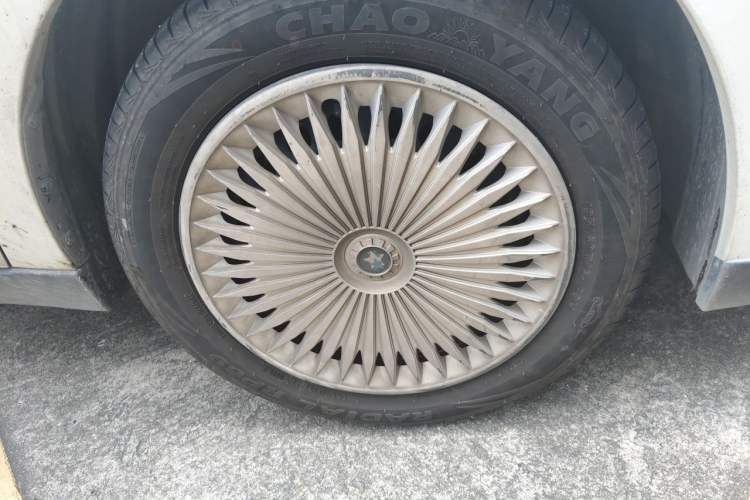 Used Venucia D60EV 2022 Standard Range Smart Drive Version Right Front Wheel Hub