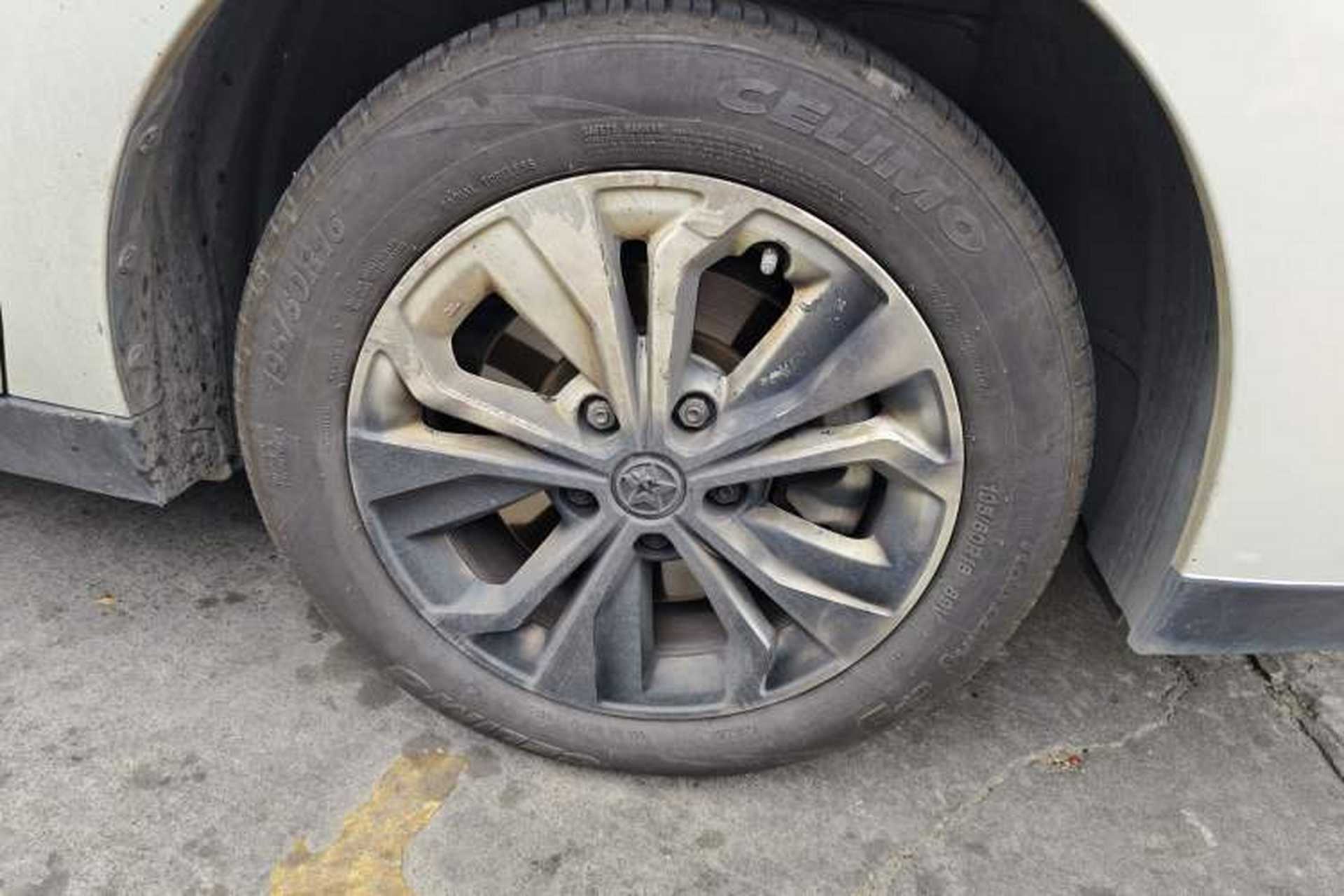 Used Venucia D60EV 2022 Standard Range Comfort Edition Right Front Wheel Hub