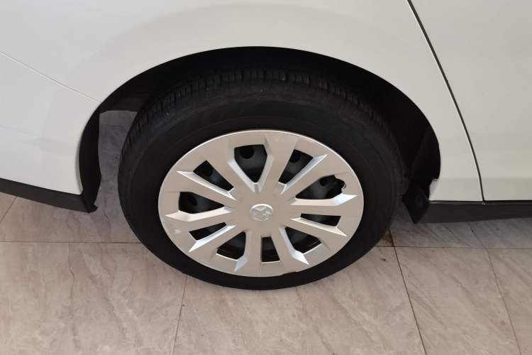 Used Venucia D60EV 2022 Standard Range Smart Drive Version Right Rear Wheel Hub
