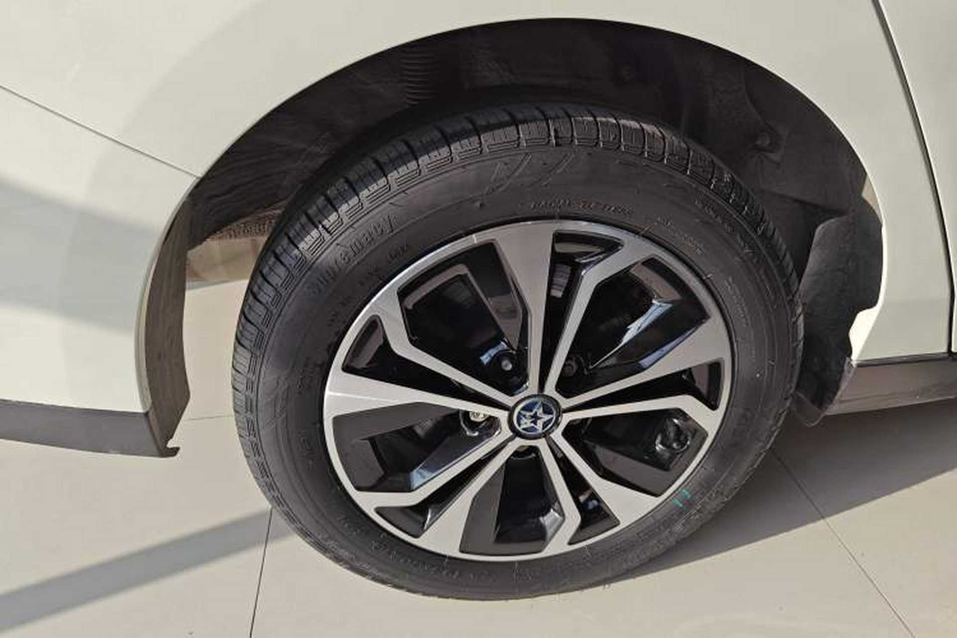 Used Venucia D60EV 2022 Standard Range T3 Right Rear Wheel Hub