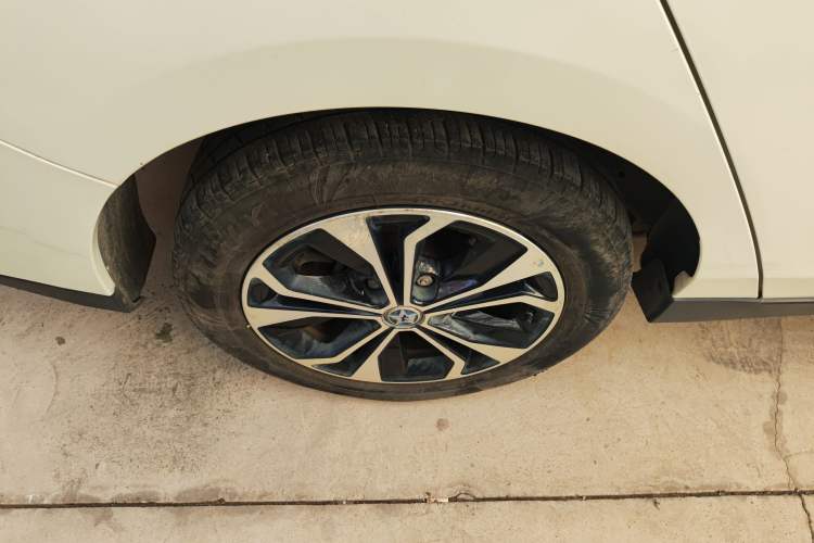 Used Venucia D60EV 2022 Standard Range Smart Drive Version Right Rear Wheel Hub