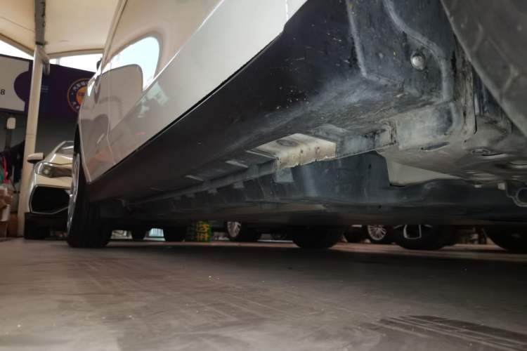 Used Venucia D60EV 2022 Standard Range Smart Drive Version Right Side Sill