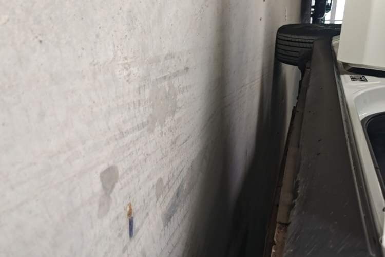 Used Venucia D60EV 2022 Battery-Swap Version Right Side Sill