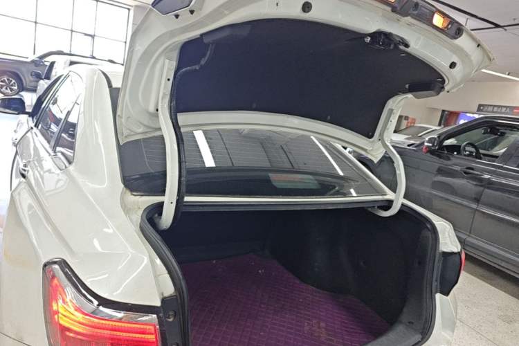 Used Venucia D60EV 2022 Standard Range T3 Trunk