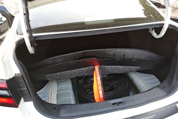 Used Venucia D60EV 2022 Standard Range Comfort Edition Trunk