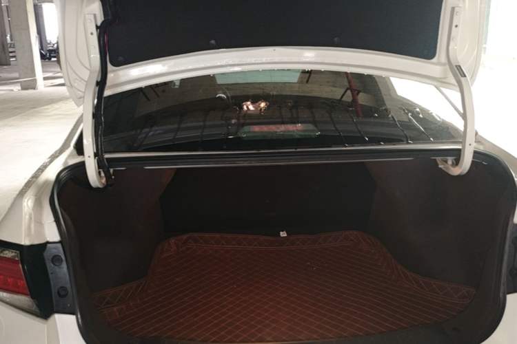 Used Venucia D60EV 2022 Battery-Swap Version Trunk