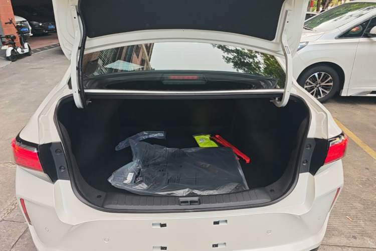 Used Venucia D60EV 2022 Battery-Swap Version Trunk