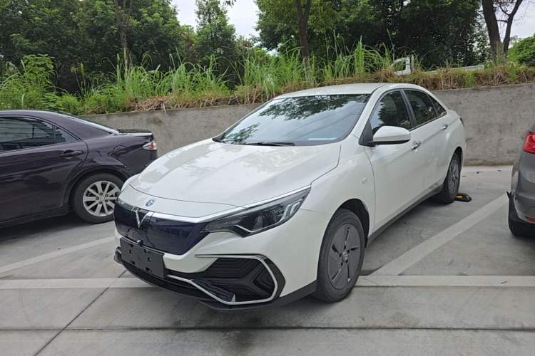 Used Venucia D60EV 2023 PLUS Comfort Edition RJ Model Guazi used car, China used car export, Used car for sale, Used Venucia cars, Cheapest cars for sale, Electric vehicle, New energy car
