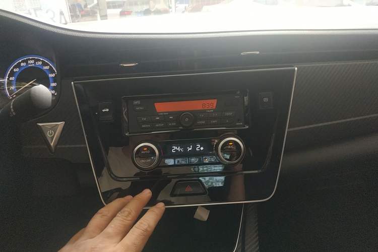 Used Venucia D60EV 2023 PLUS Comfort Edition SI Model Audio And AC Panel