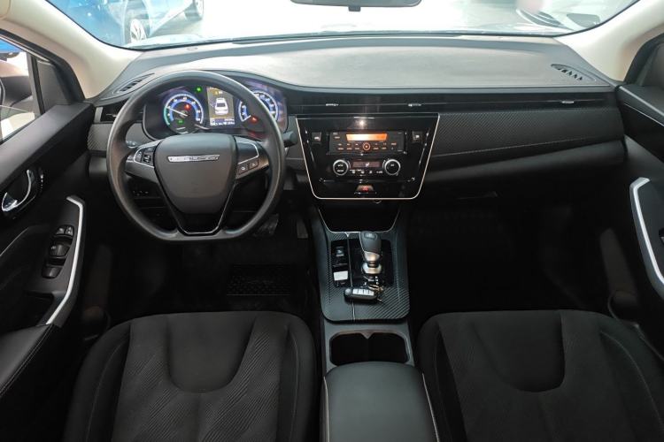Used Venucia D60EV 2023 PLUS Comfort Edition CI Model Center Console