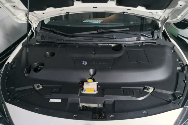 Used Venucia D60EV 2023 PLUS Comfort Edition RJ Model Engine Bay