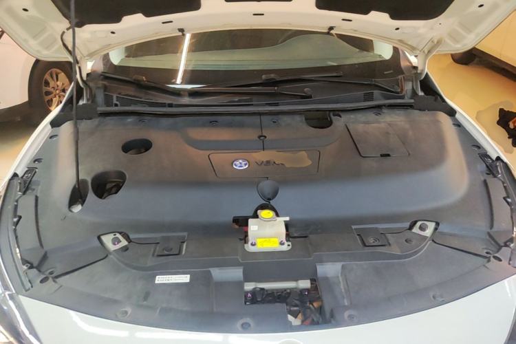 Used Venucia D60EV 2023 PLUS Comfort Edition SI Model Engine Bay