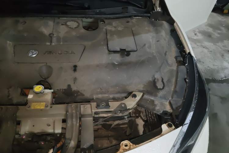 Used Venucia D60EV 2023 PLUS Comfort Edition RJ Model Engine Bay Left