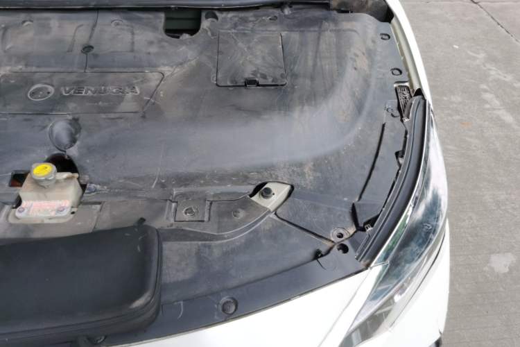 Used Venucia D60EV 2023 PLUS Comfort Edition CI Model Engine Bay Left