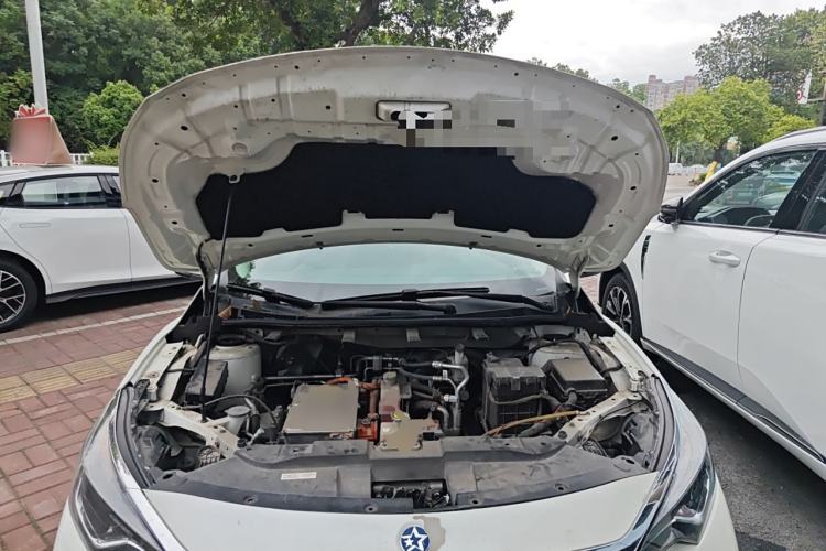 Used Venucia D60EV 2023 PLUS Comfort Edition RJ Model Engine Bay