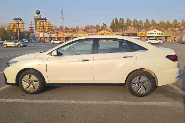 Used Venucia D60EV 2023 PLUS Comfort Edition SI Model Exterior 3