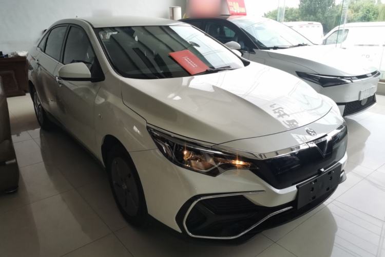 Used Venucia D60EV 2023 PLUS Comfort Edition CI Model Front Right 45 Deg