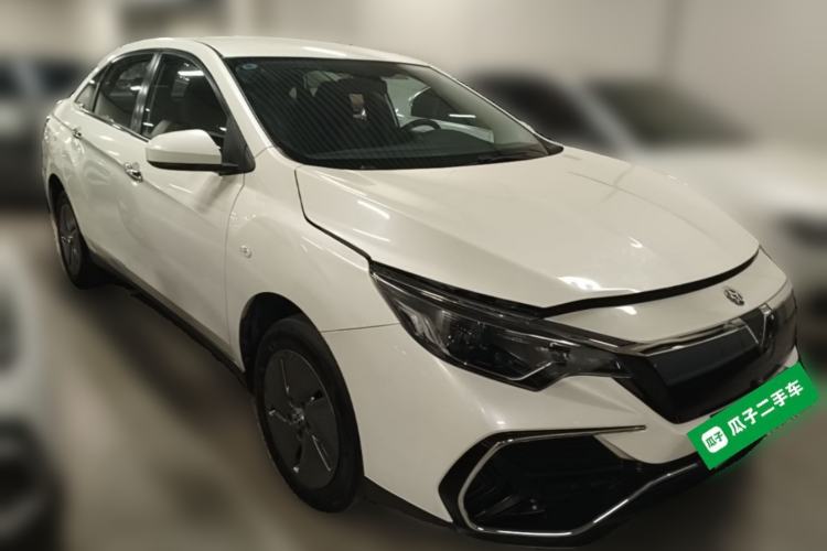 Used Venucia D60EV 2023 PLUS Comfort Edition SI Model Front Right 45 Deg