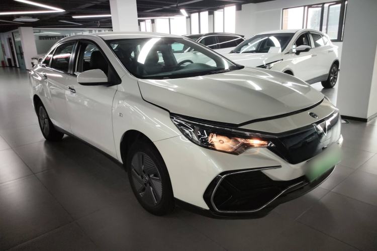 Used Venucia D60EV 2023 PLUS Comfort Edition SI Model Front Right 45 Deg