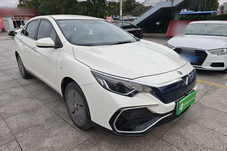 Used Venucia D60EV 2023 PLUS Smart Drive Version CI Model Front Right 45 Deg