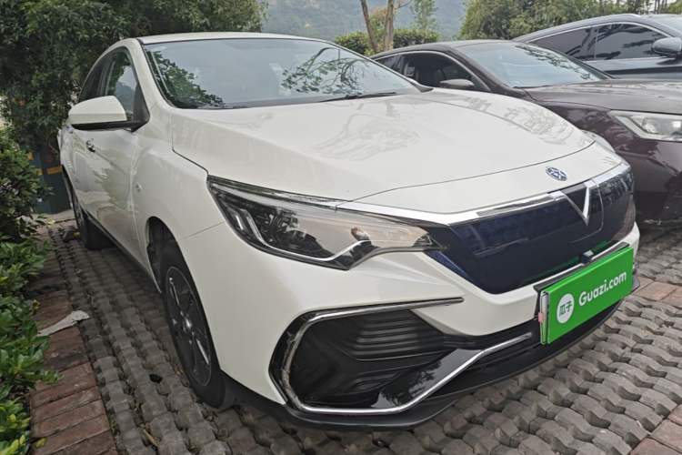 Used Venucia D60EV 2023 PLUS Comfort Edition SI Model Front Right 45 Deg