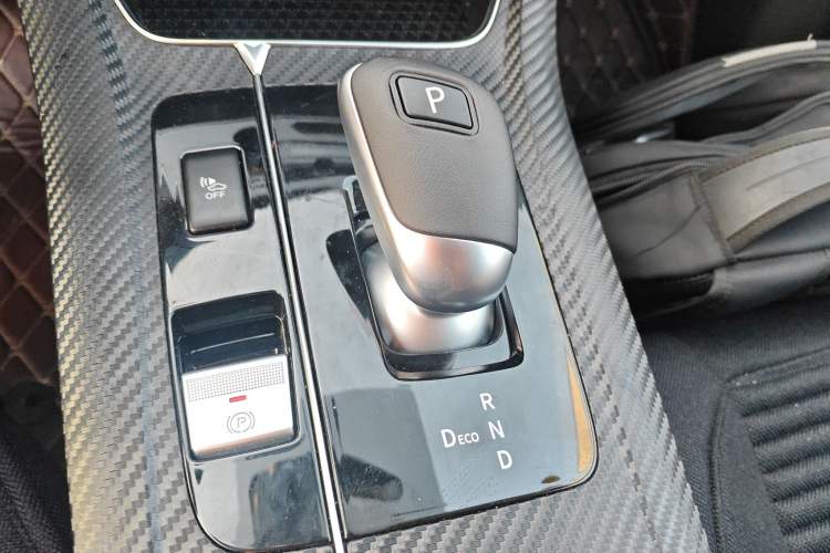 Used Venucia D60EV 2023 PLUS Comfort Edition SI Model Gear Lever