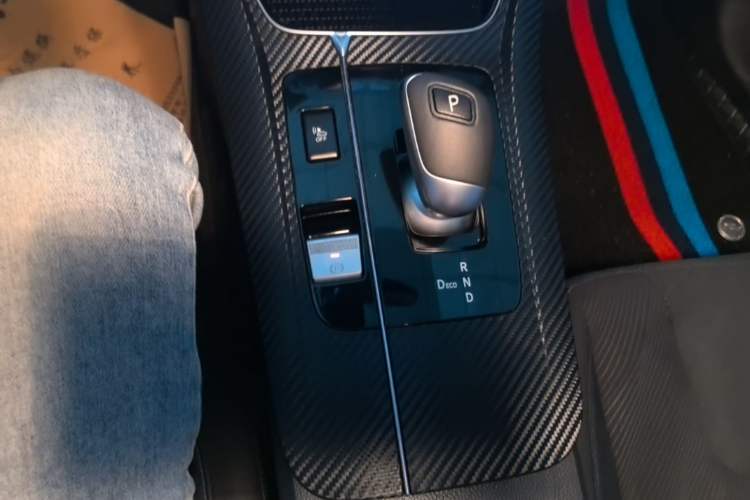 Used Venucia D60EV 2023 PLUS Comfort Edition RJ Model Gear Lever