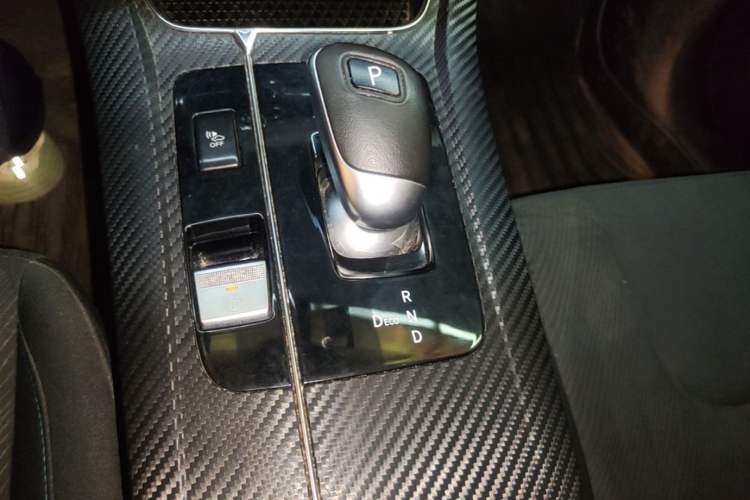 Used Venucia D60EV 2023 PLUS Comfort Edition SI Model Gear Lever